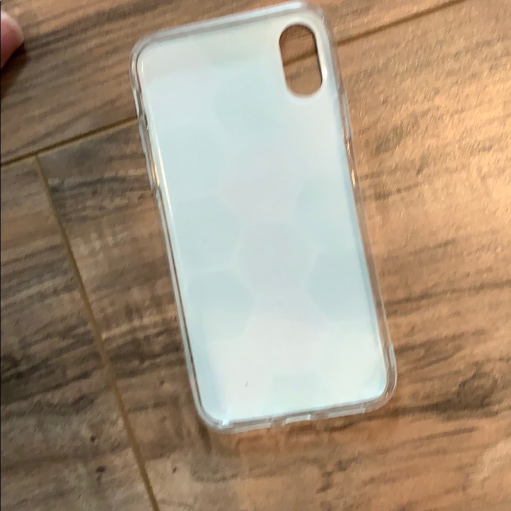 ✨2 iPhone Cases - Picture 3 of 6